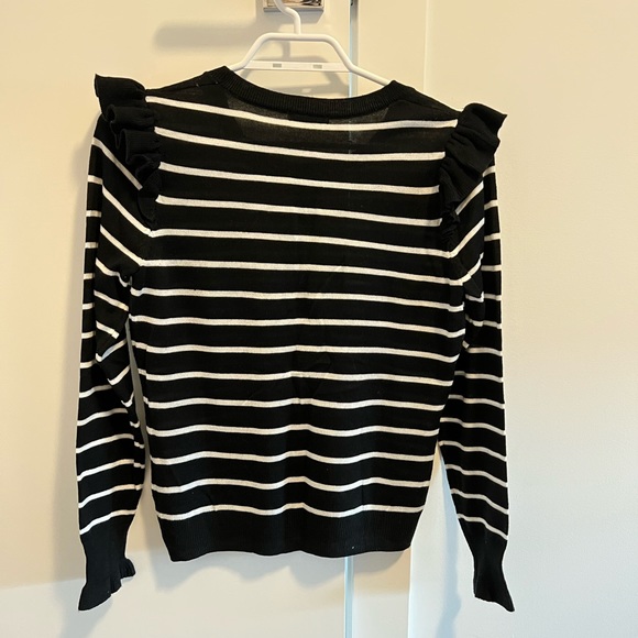 Korean style Black & White stripes knitted long sleeves top - Picture 5 of 7